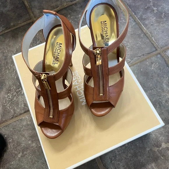 Michael Kors Berkley Platform -“Luggage” color leather, size 7M - Picture 2 of 7